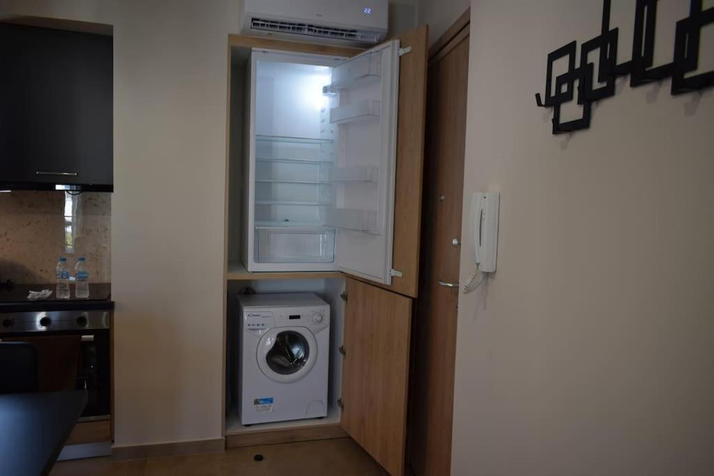Fay'S Luxury Loft Apartment Волос Екстериор снимка