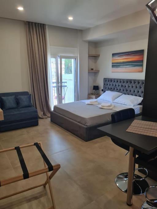 Fay'S Luxury Loft Apartment Волос Екстериор снимка