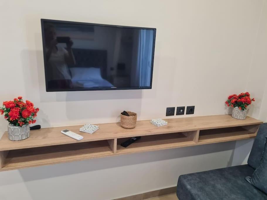 Fay'S Luxury Loft Apartment Волос Екстериор снимка