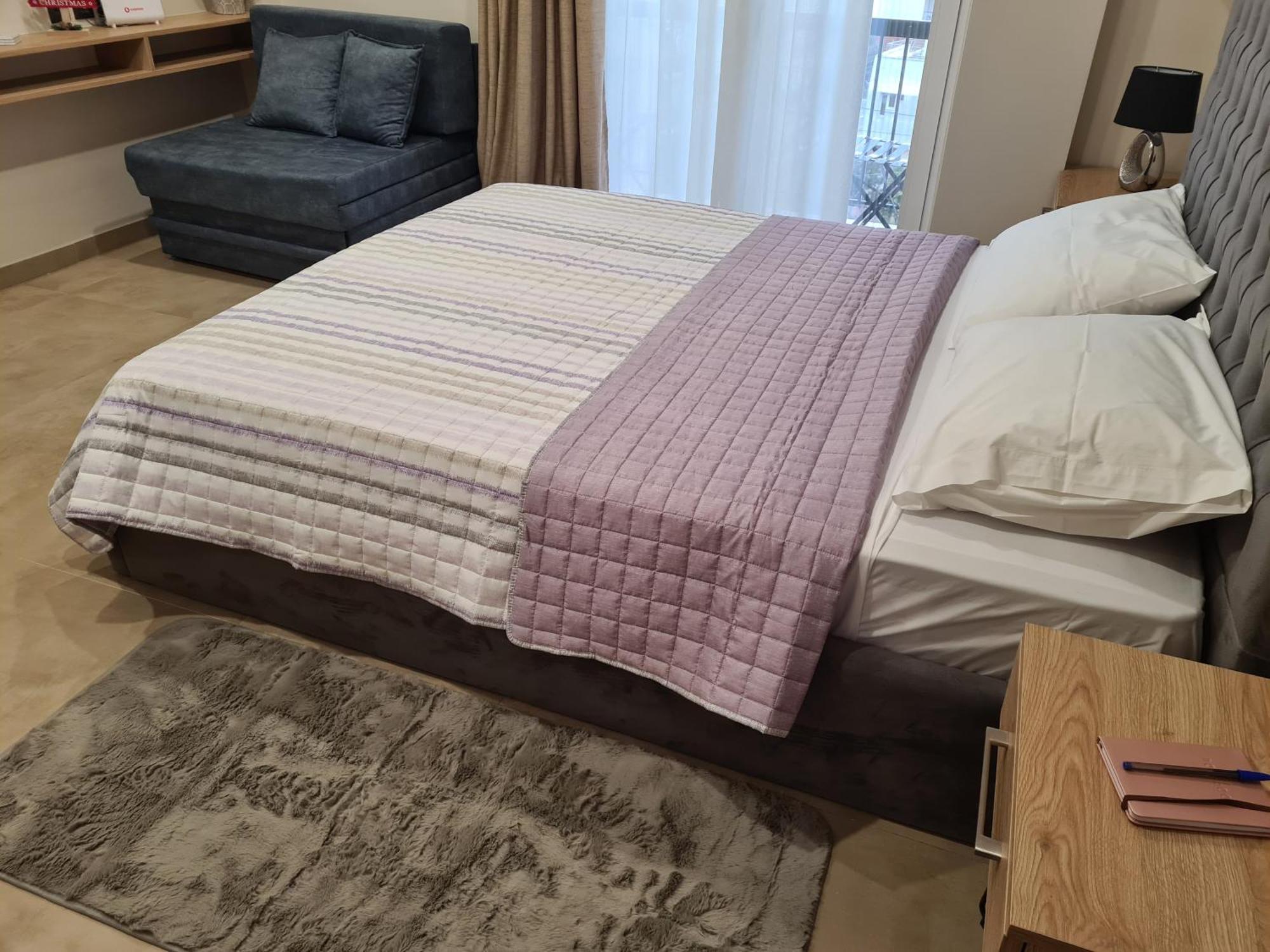 Fay'S Luxury Loft Apartment Волос Екстериор снимка