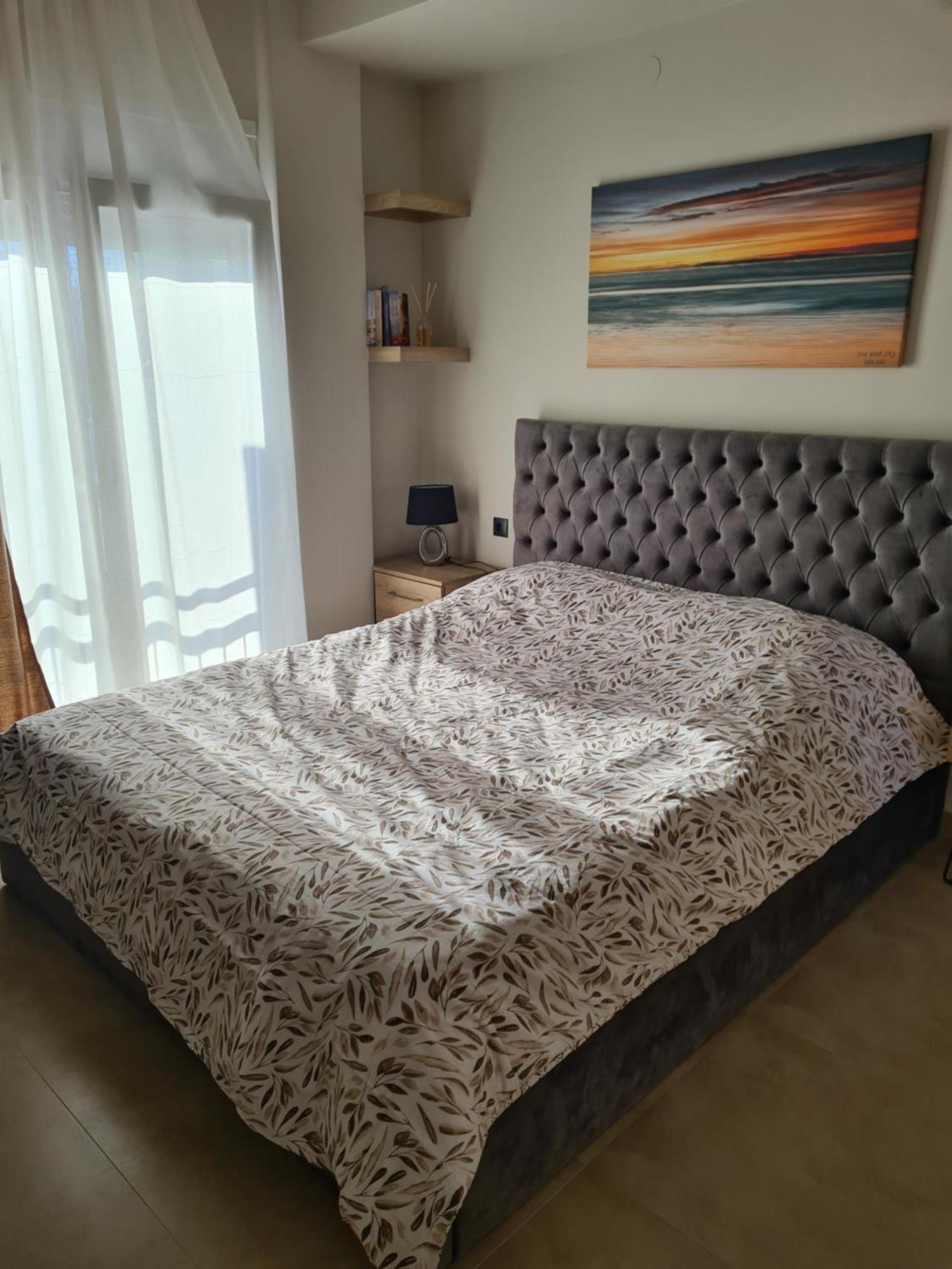 Fay'S Luxury Loft Apartment Волос Екстериор снимка